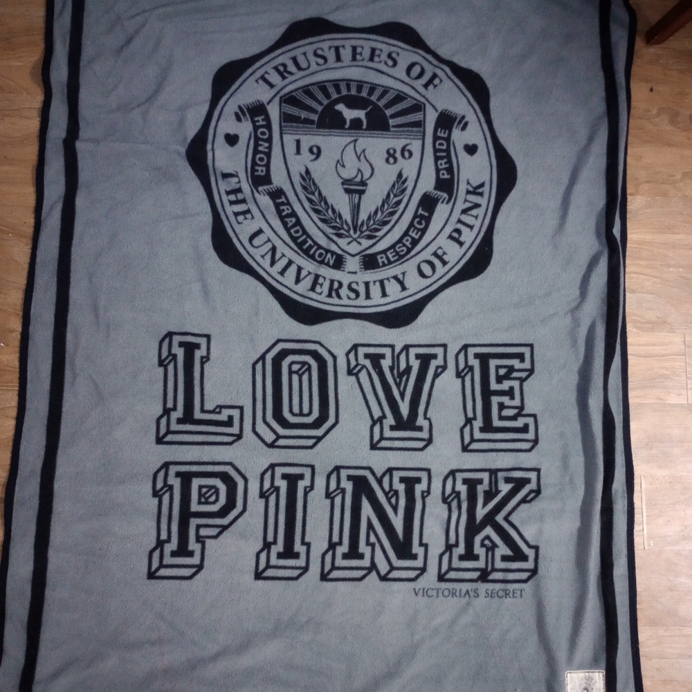 PINK Victoria's Secret Rare Stadium Blanket